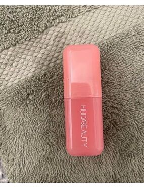 Huda Beauty blush - cotton candy, used once
